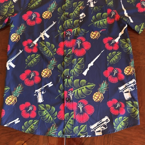 Springfield Armory *NWOT* Men's Summer Hawaiian Print Casual Button Down Shirt - Picture 2 of 7